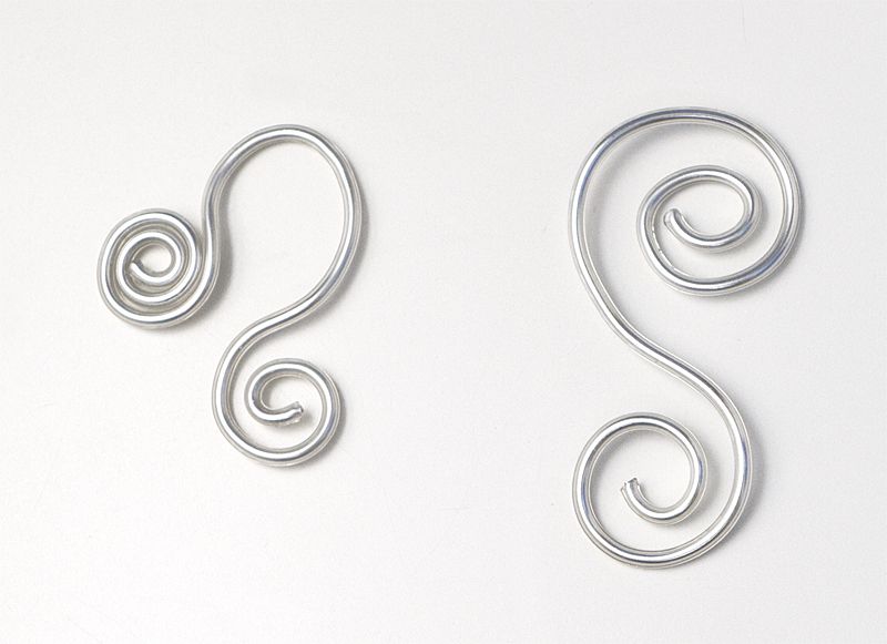 ワイヤーをクルクル丸めて作ったフック