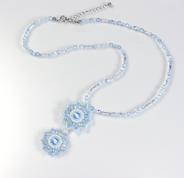 Spring Flower Necklace - blue