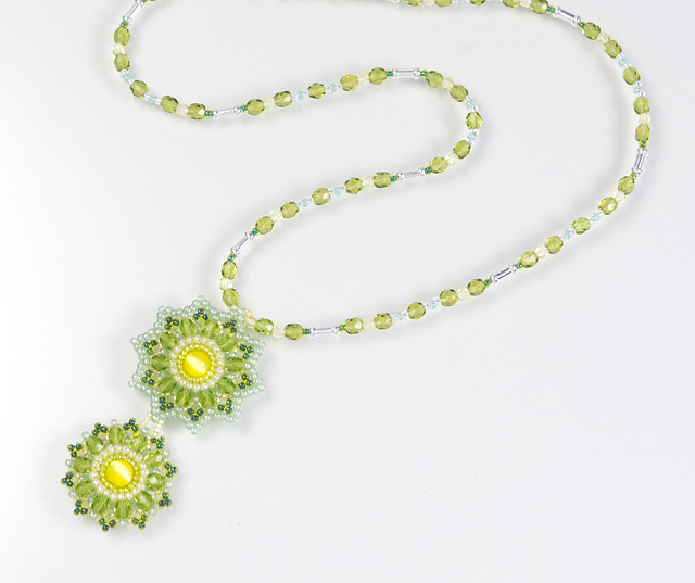 Spring Flower Necklace - green