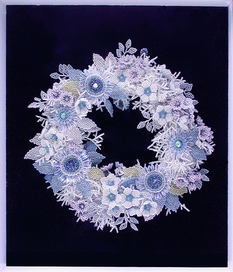 Ice Flower Wreath by weaving beads